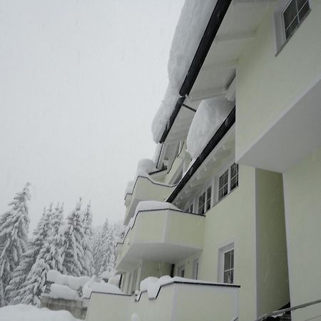 Apart Avenzio Капл Екстериор снимка