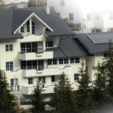 Apart Avenzio Капл Екстериор снимка